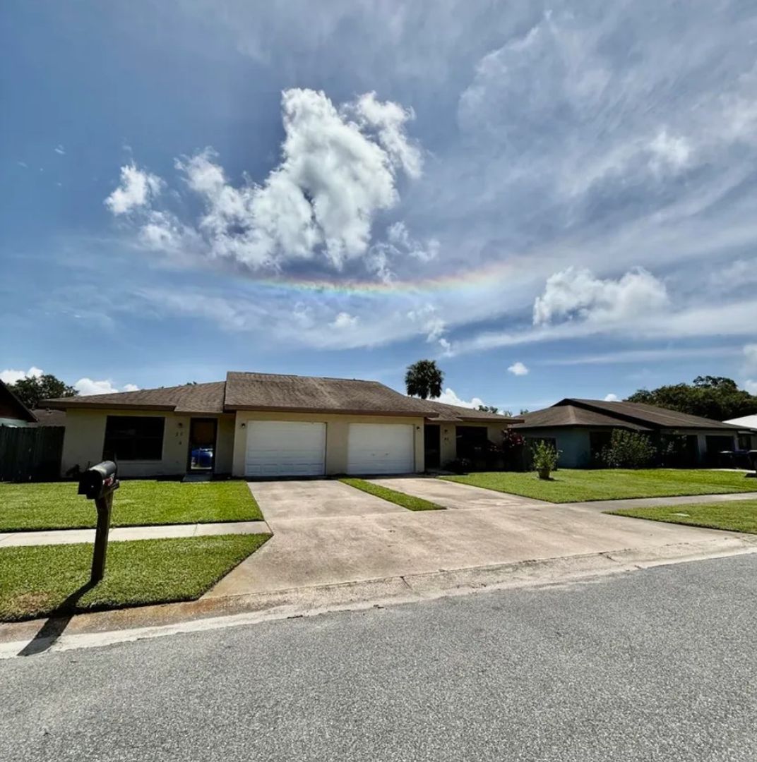 Titusville House: 45 W Towne Place