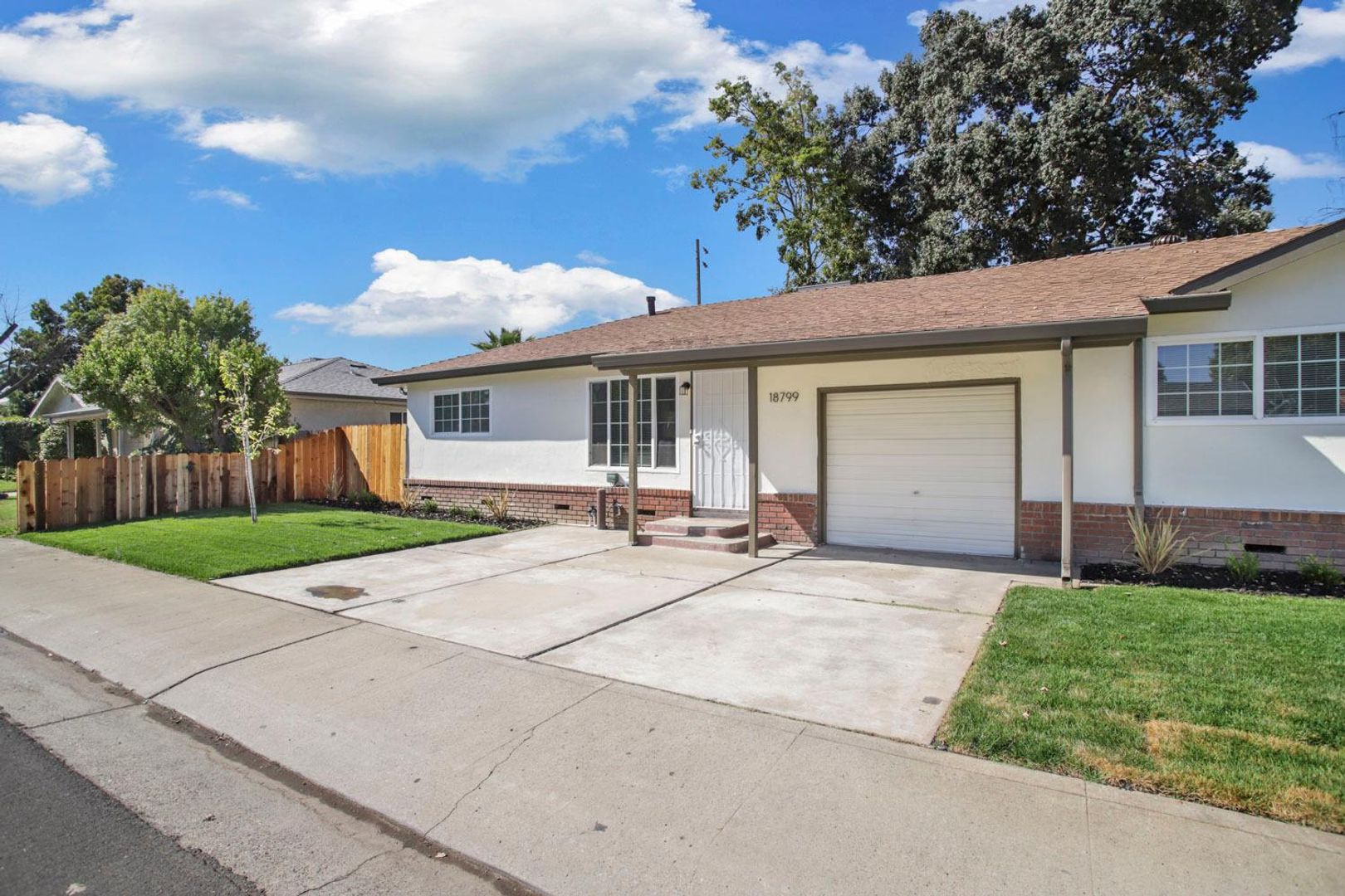 Woodbridge House: 18799 Gilbeau Ct