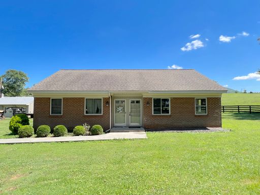North Garden area! Only about 15 minutes to UVA -Gorgeous Brick country duplex with pasture views!