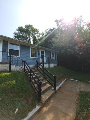 2 Bedroom duplex unit near Downtown , IX Park & Mill Creek Shopping/Wegmans