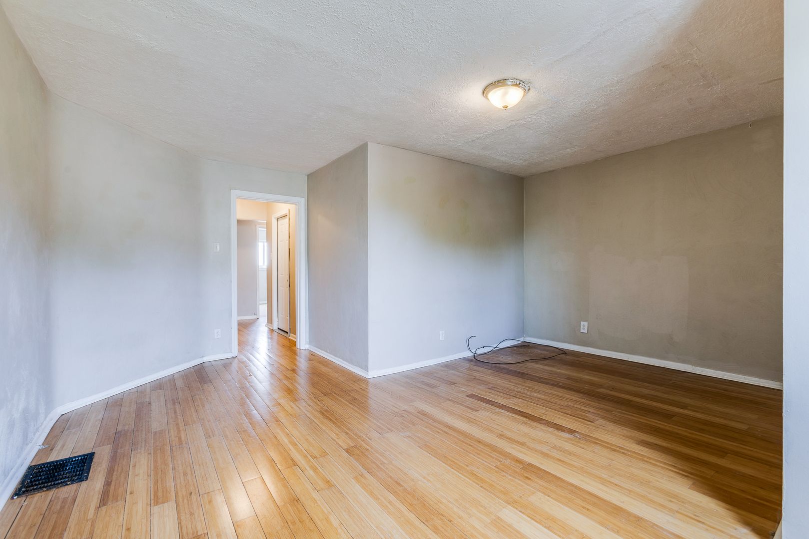 Pittsburgh Apartment: 1028 E Warrington Ave