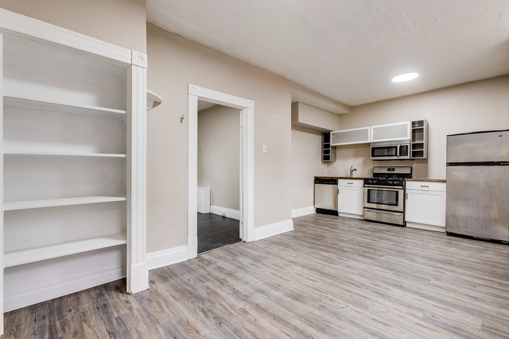 Pittsburgh Apartment: 2647 s 18th St.