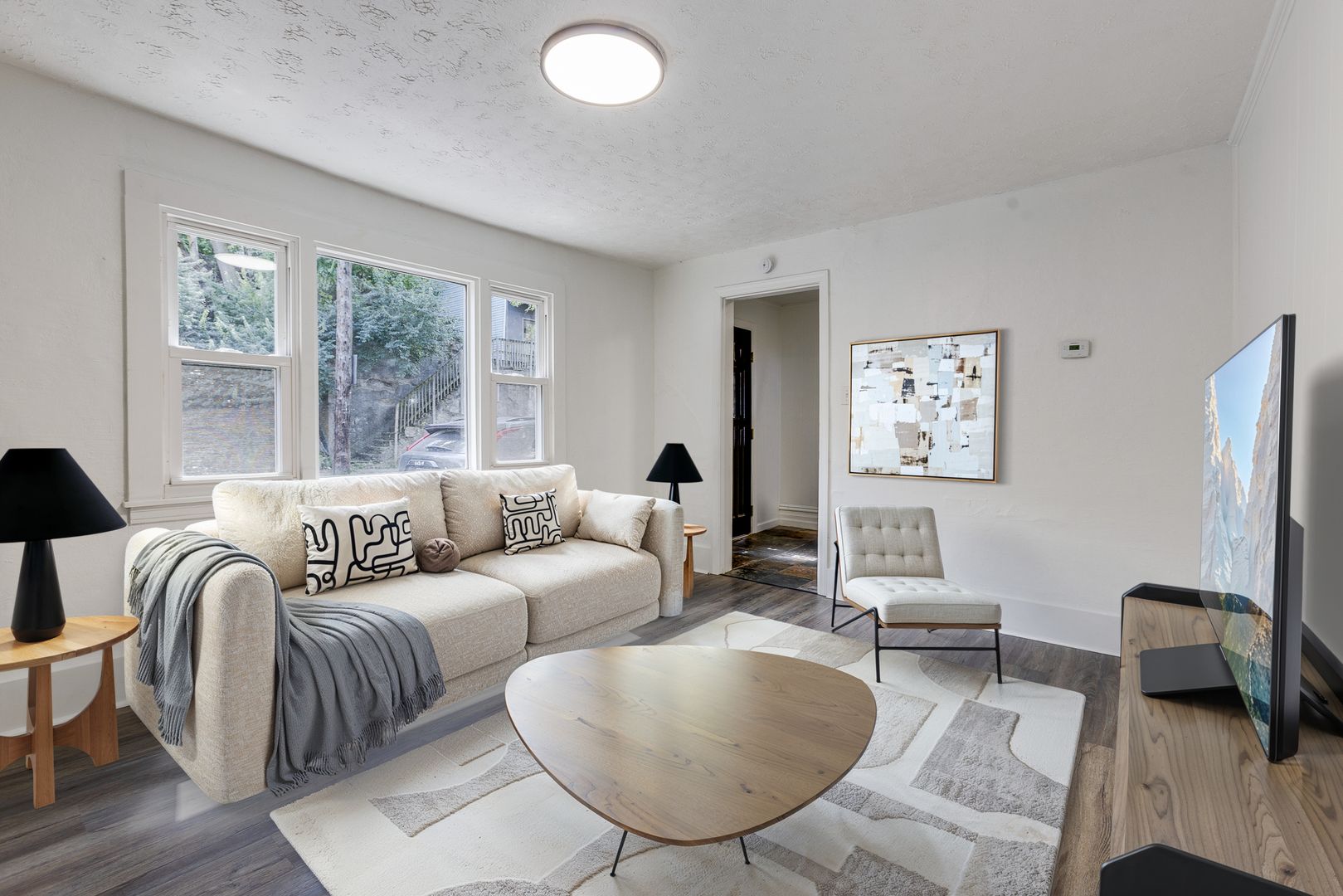 955 E Warrington Ave