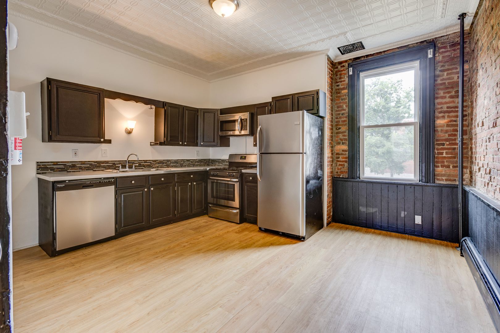 Pittsburgh House: 836 Industry St