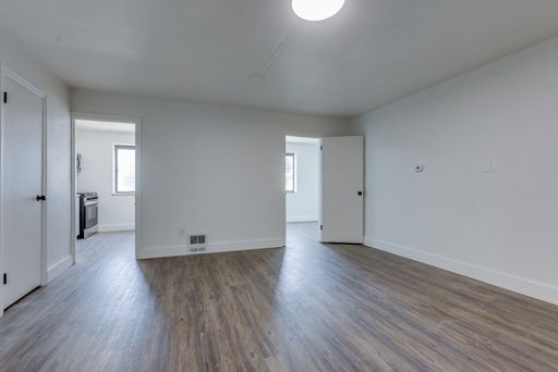Available NOW! Completely renovated! – photo 1
