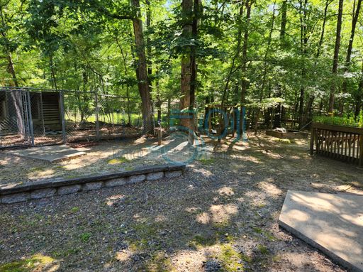 6 Country Oaks Drive, Little Rock, AR 72223-9500