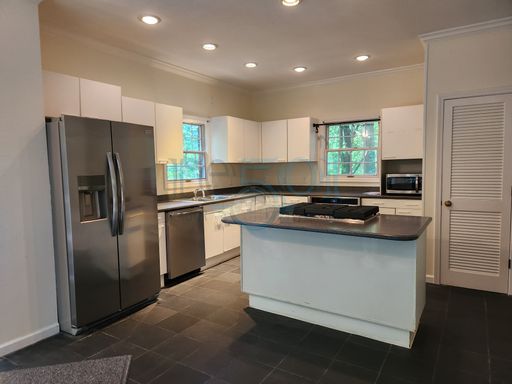 6 Country Oaks Drive, Little Rock, AR 72223-9500