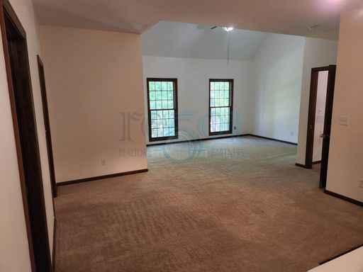 6 Country Oaks Drive, Little Rock, AR 72223-9500