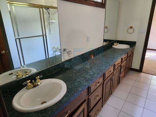 6 Country Oaks Drive, Little Rock, AR 72223-9500