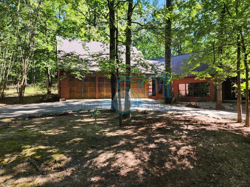 6 Country Oaks Drive, Little Rock, AR 72223-9500