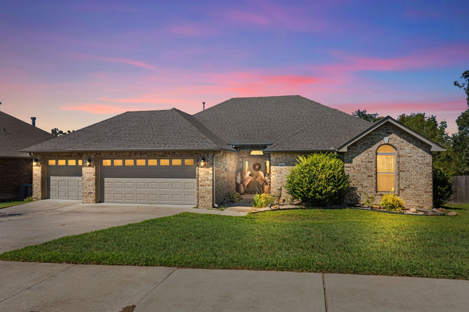 Sherwood House: 8700 Johnson