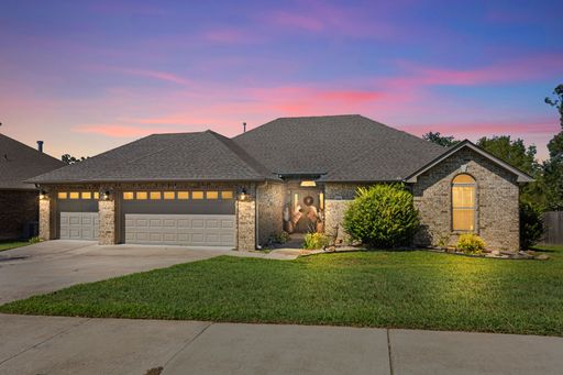 Charming Sherwood Residence Featuring 3-Car Garage & Outdoor Living – photo 1
