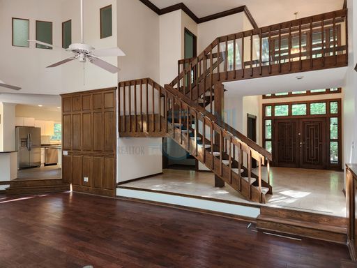 6 Country Oaks Drive, Little Rock, AR 72223-9500
