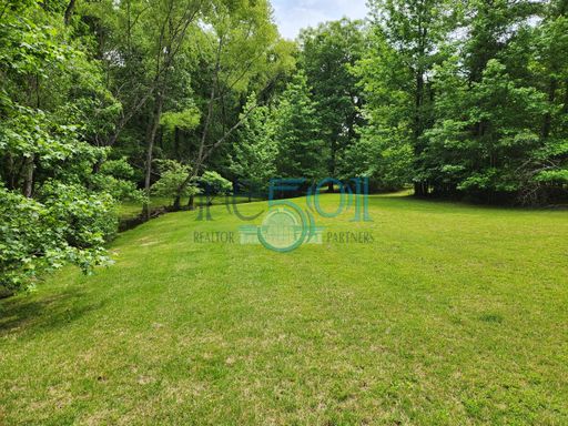 6 Country Oaks Drive, Little Rock, AR 72223-9500