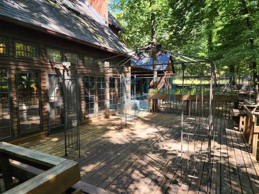 6 Country Oaks Drive, Little Rock, AR 72223-9500