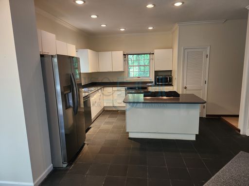 6 Country Oaks Drive, Little Rock, AR 72223-9500