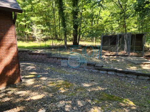 6 Country Oaks Drive, Little Rock, AR 72223-9500