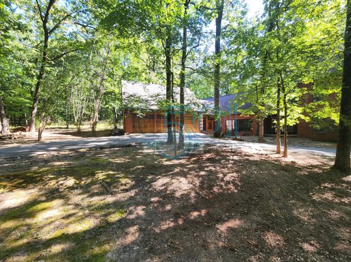 6 Country Oaks Drive, Little Rock, AR 72223-9500