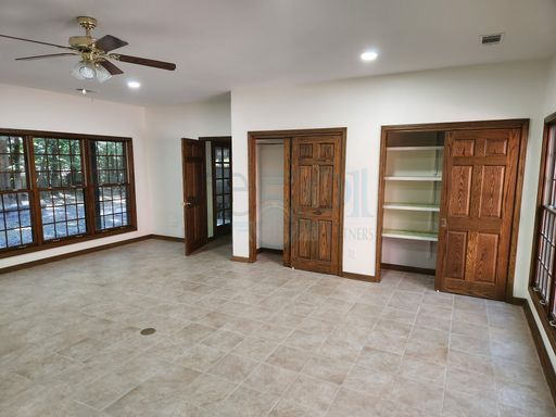 6 Country Oaks Drive, Little Rock, AR 72223-9500