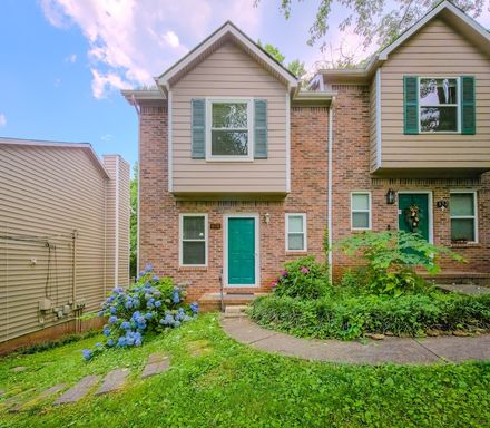 Knoxville 37923 - 2 bedroom 1.5 bath condo – photo 1