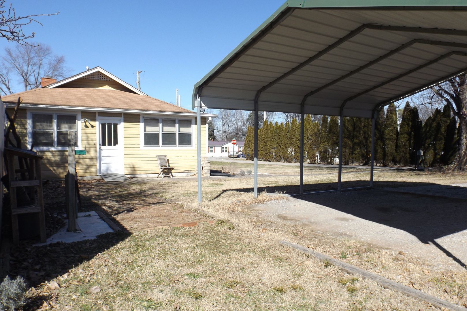 Rockford House: 301 Russell Rd