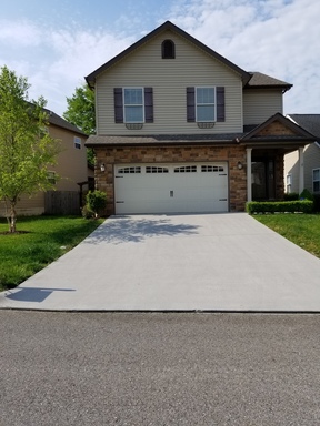 Knoxville 37923 - 3 bedroom, 2.5 bath home with fenced yard – photo 1