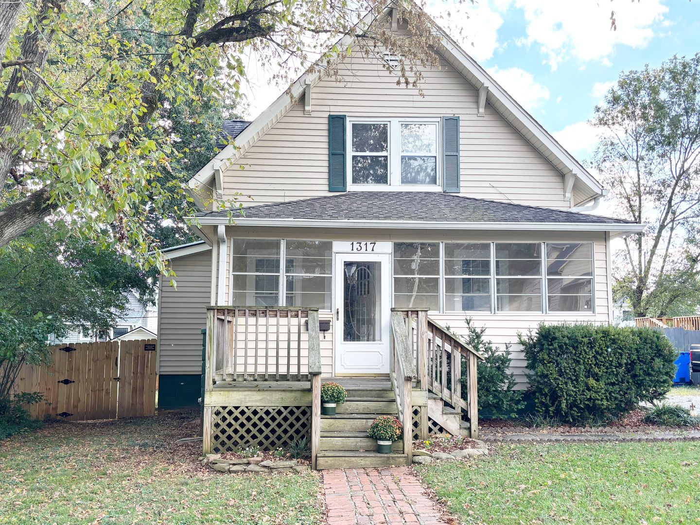 Alcoa House: 1317 Perkins St