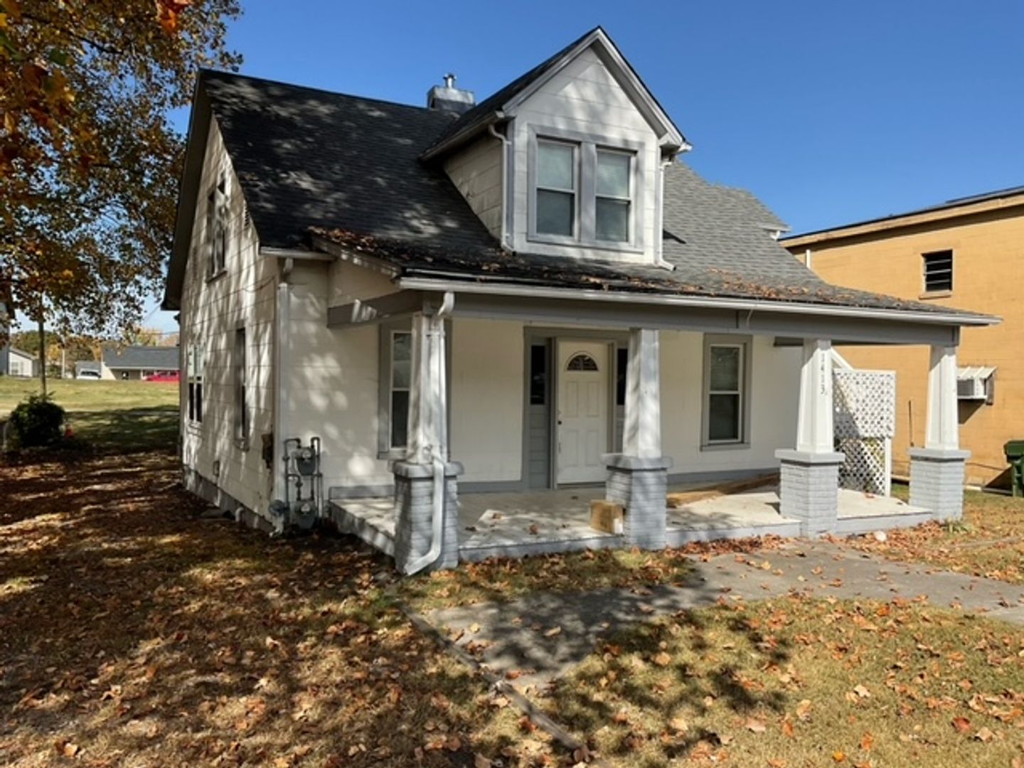 Maryville House: 1413 E. Harper Ave