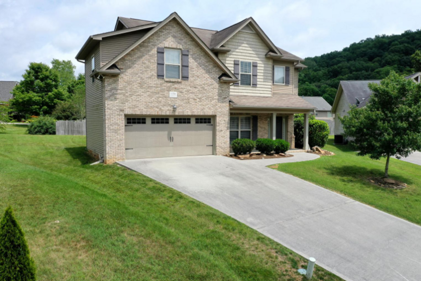 Knoxville House: 11701 Hughes Lane