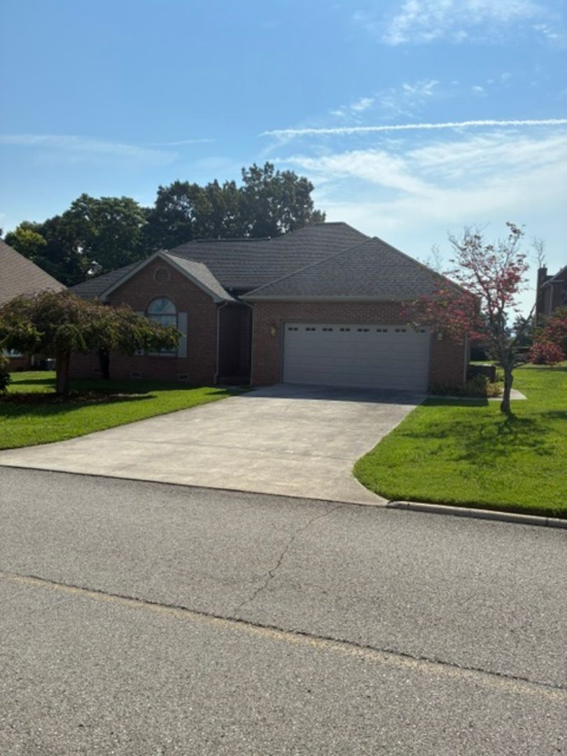 Maryville House: 4116 Legends Way
