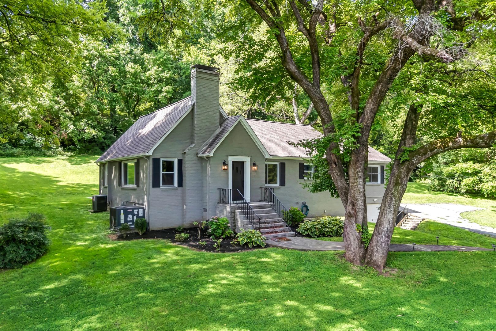 Knoxville House: 5004 Holston Drive