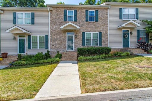 Farragut 37934 - 3 bedroom, 2.5 bath home – photo 1