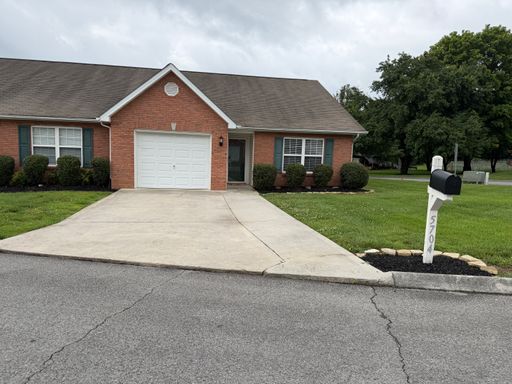Knoxville 37918 - 2 bedroom, 2 bath Condo with attached 1-car garage – photo 1