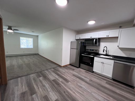Studio Apartment Living, Renovated Style, and Exceptional Amenities—Discover Your New Home in Prior Lake.