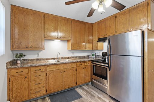 Newly Updated 1-Bedroom Corner Apartment – photo 1
