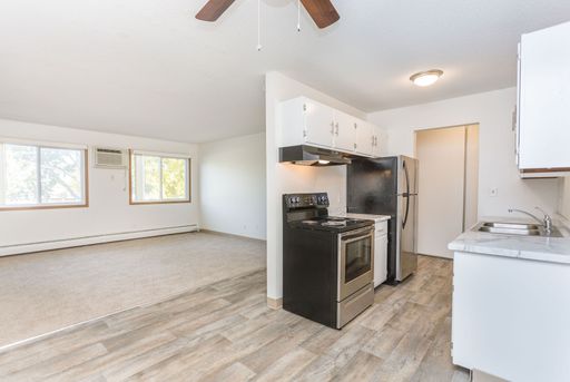 2 Bedroom Apartment in Coon Rapids, MN – photo 1