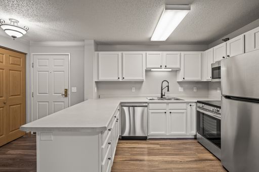 2 Bedroom Condo for Rent in Chanhassen – Comfort, Convenience, and Resort-Style Amenities