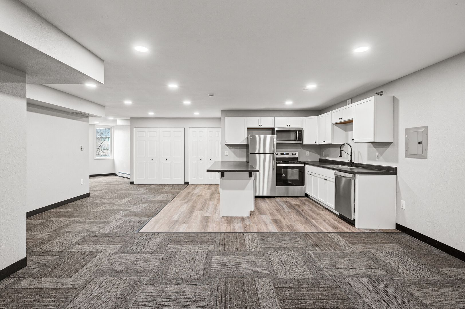 Prior Lake Apartment: 16535 Tranquility Ct SE.