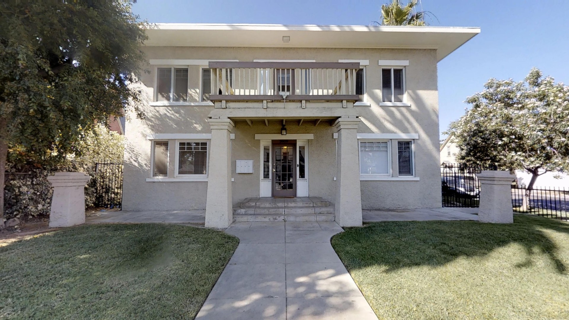 Riverside Apartment: 3909 5th St.