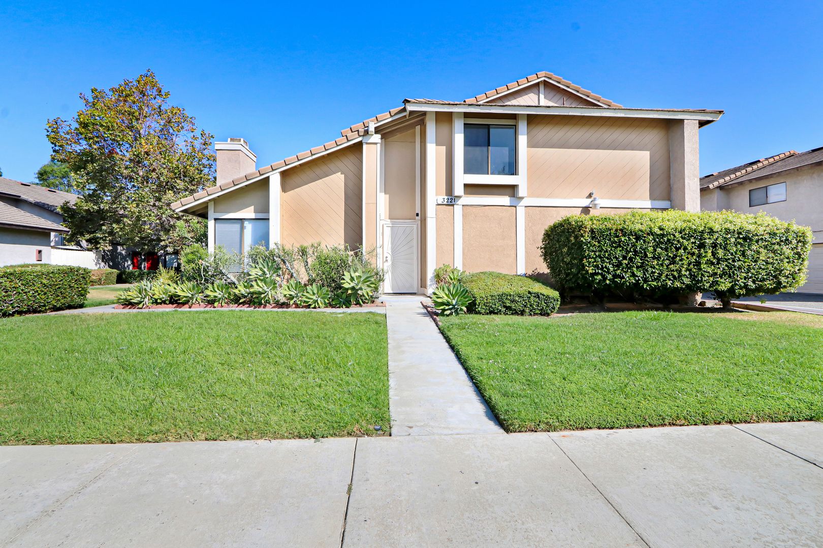 Ontario Apartment: 3221 Triumph Lane