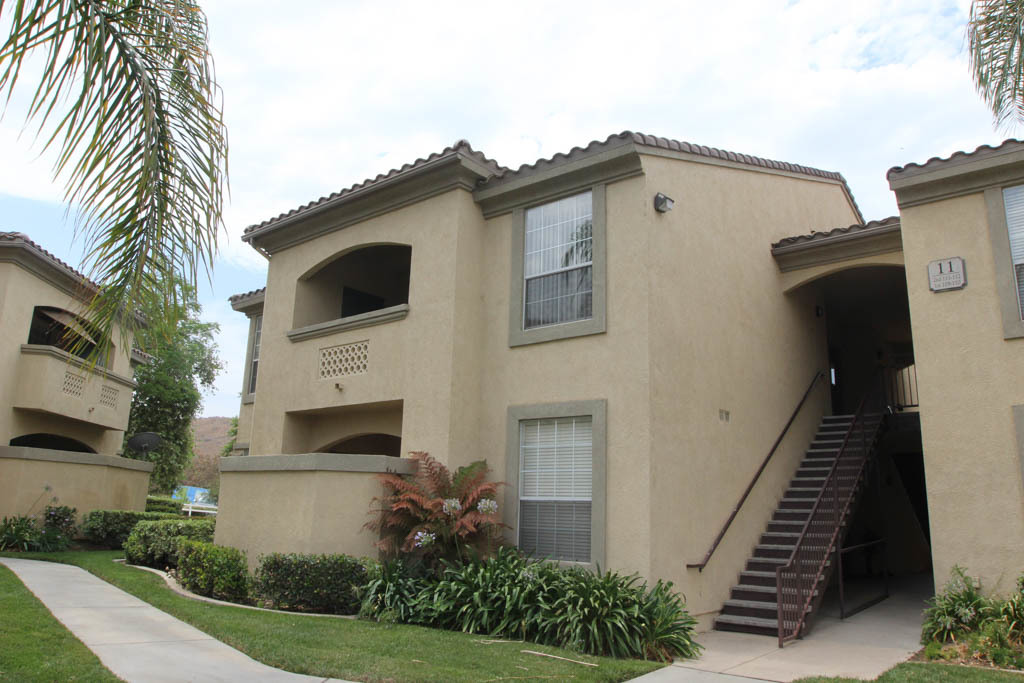 Riverside House: 375 Central Ave. #112