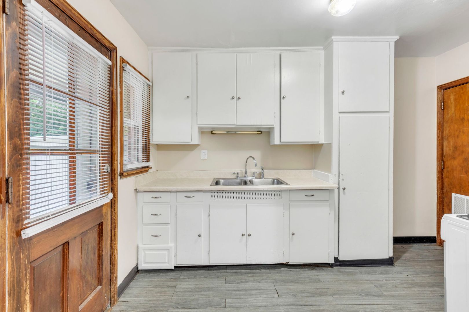 Columbus Apartment: 47-53 S Burgess Ave