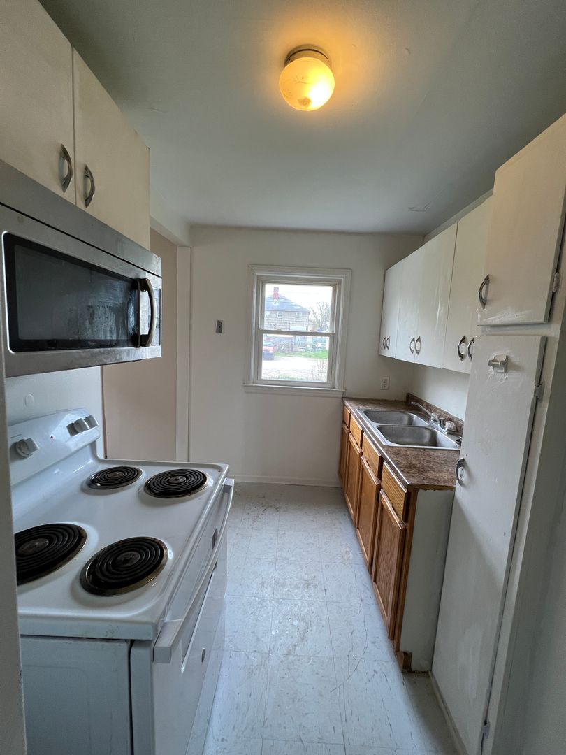 Columbus Apartment: 1310-1312 E 25th Ave