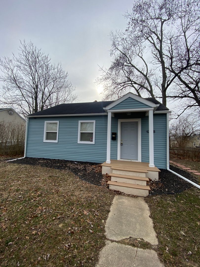 Columbus House: 1205 E 23rd Ave
