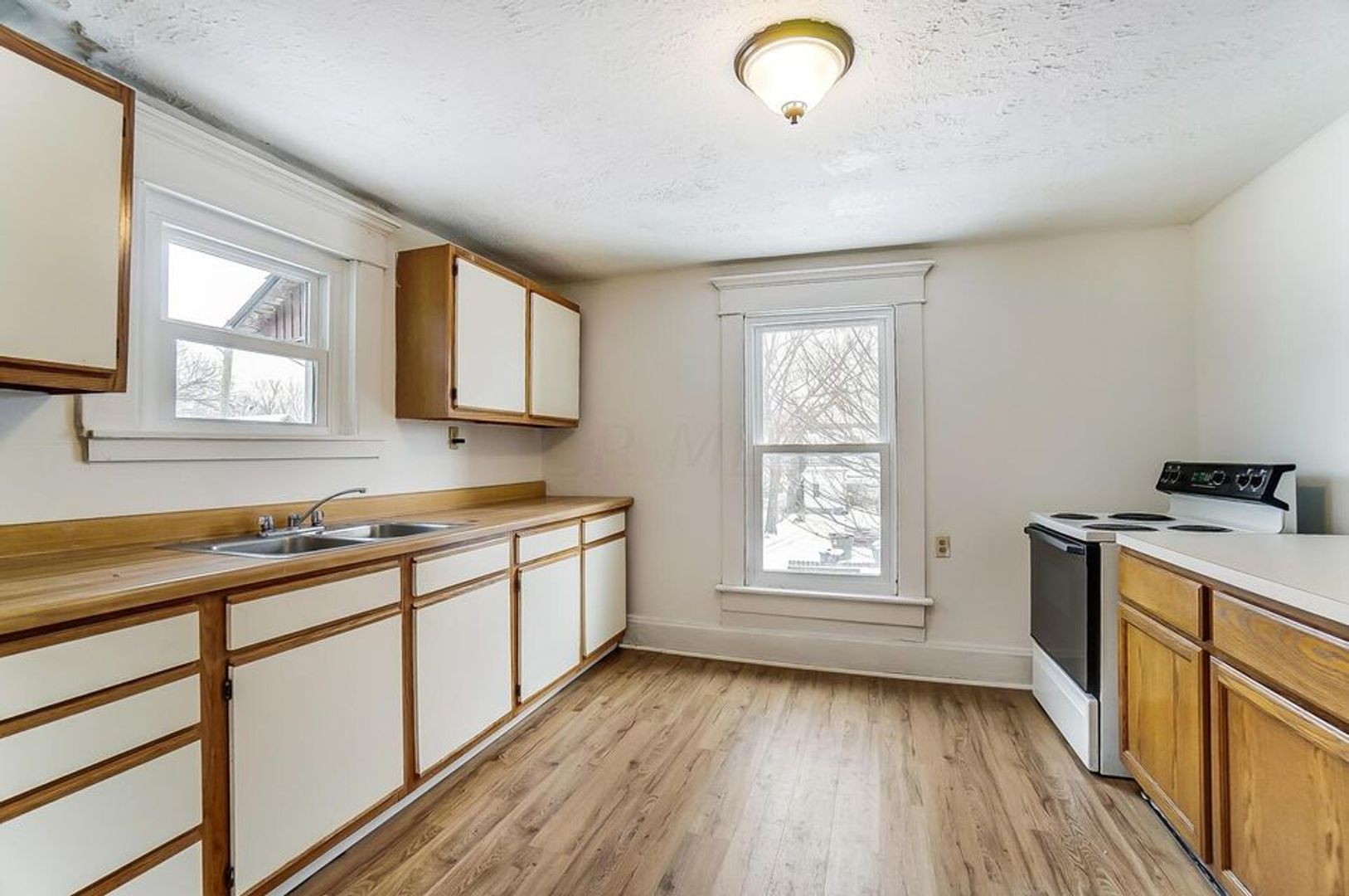 Columbus Apartment: 888-890 Studer Ave