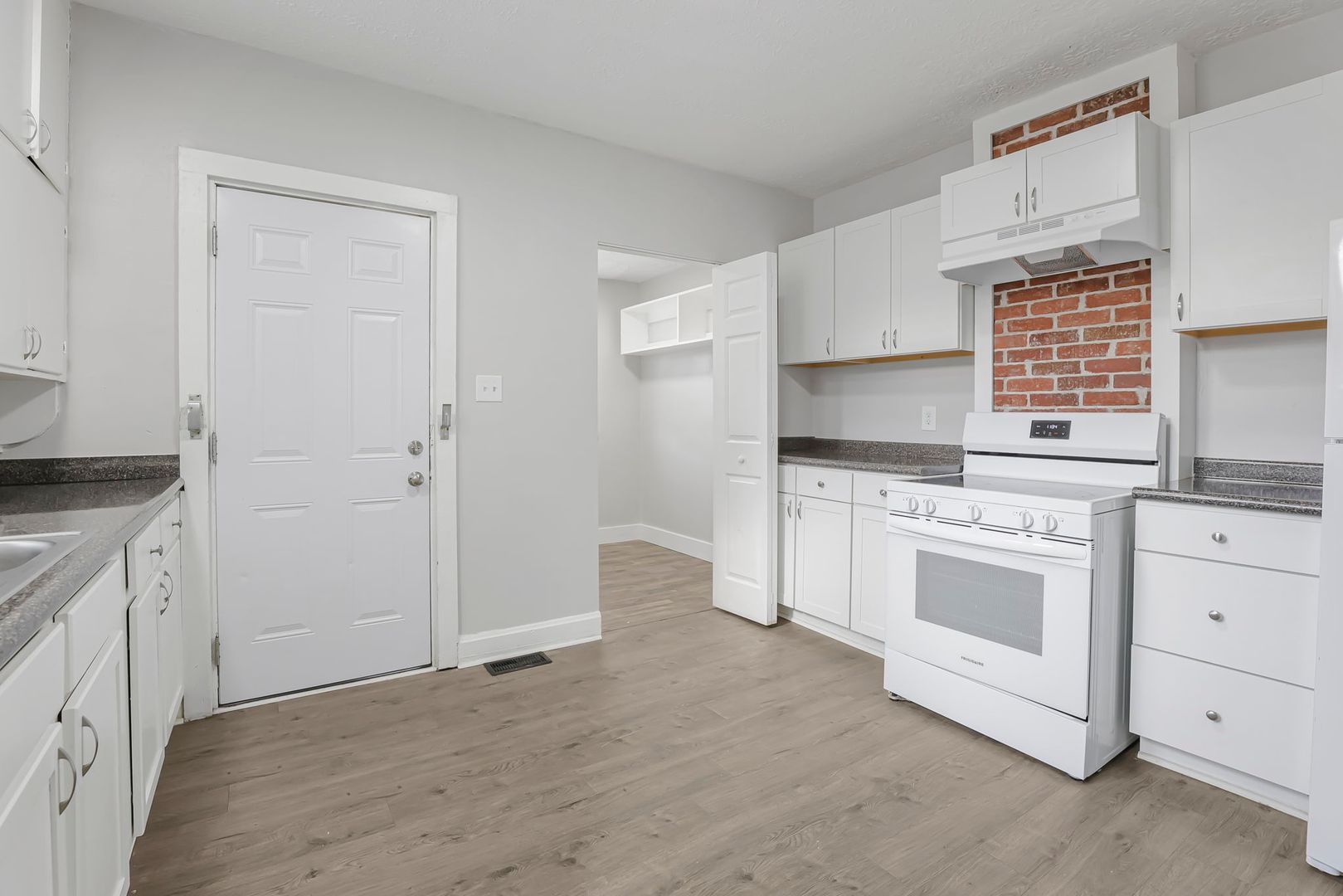 Columbus Apartment: 1113-1115 S Ohio Ave