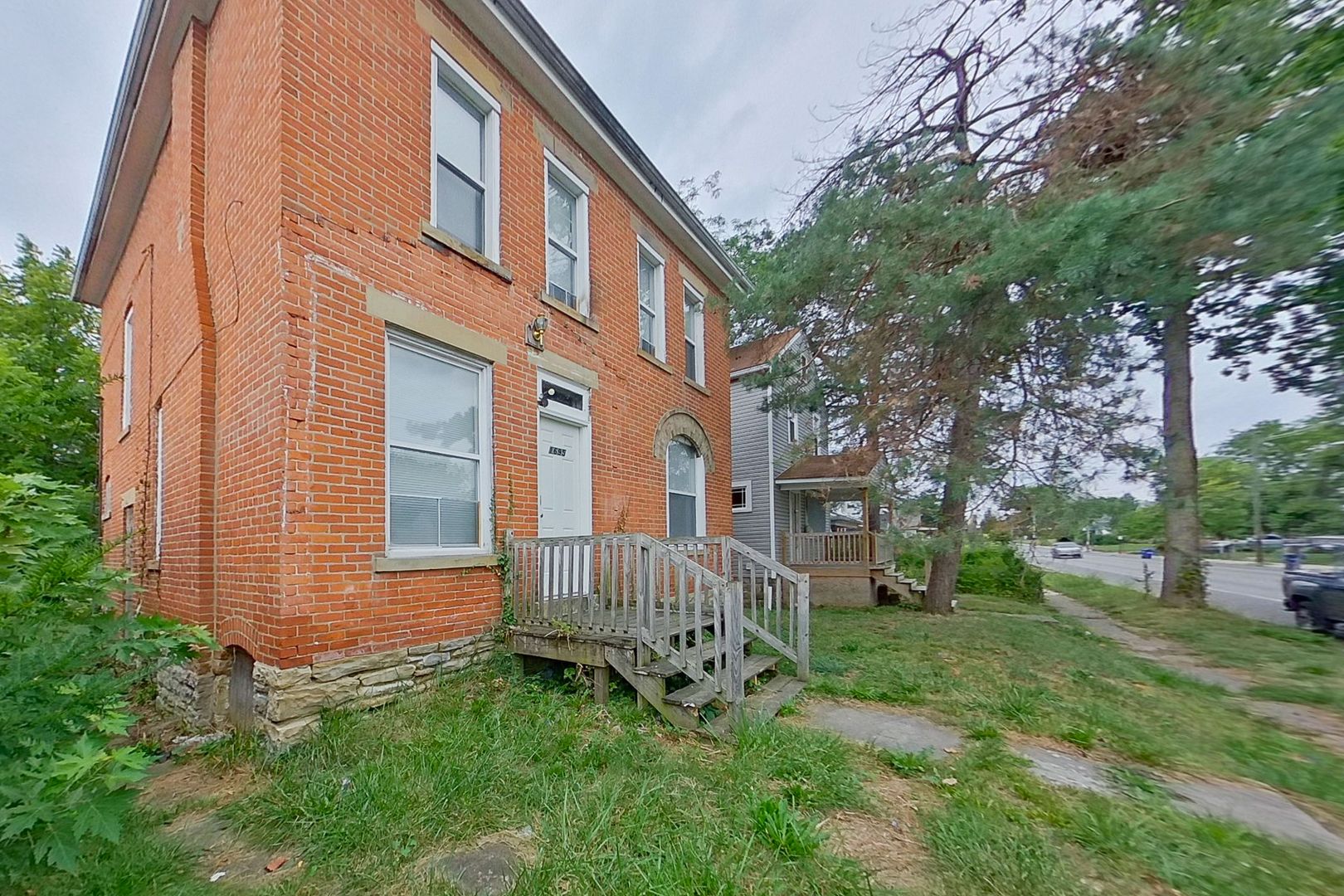 Columbus House: 1695 E Weber Rd