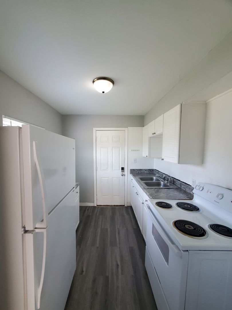 Columbus Apartment: 2822-2824 E 5th Ave