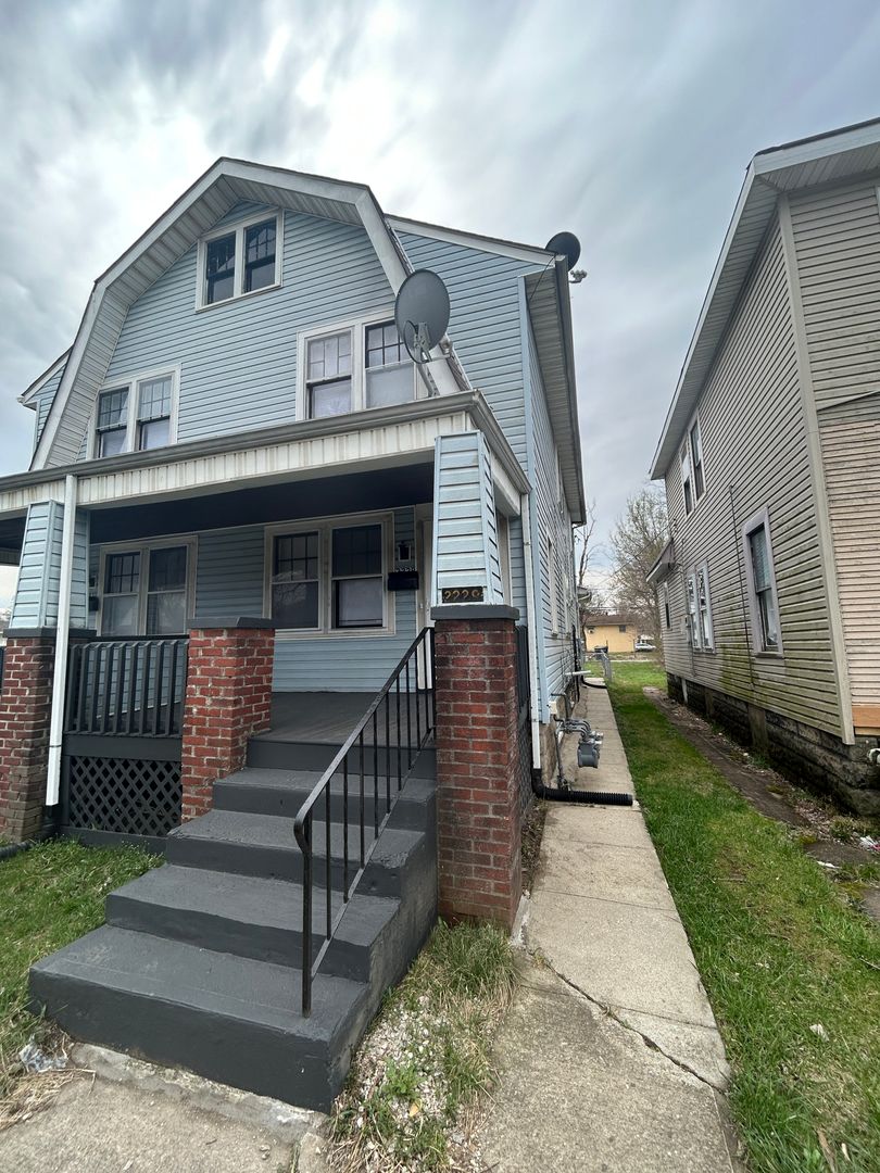 Columbus Apartment: 2229-2231 E 5th Ave