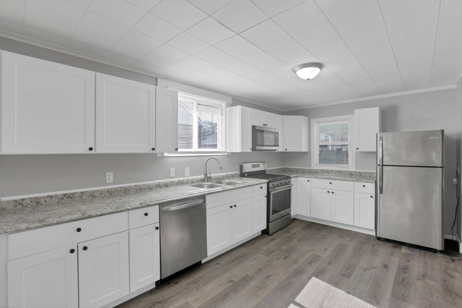 Columbus Apartment: 341 E Markison Ave